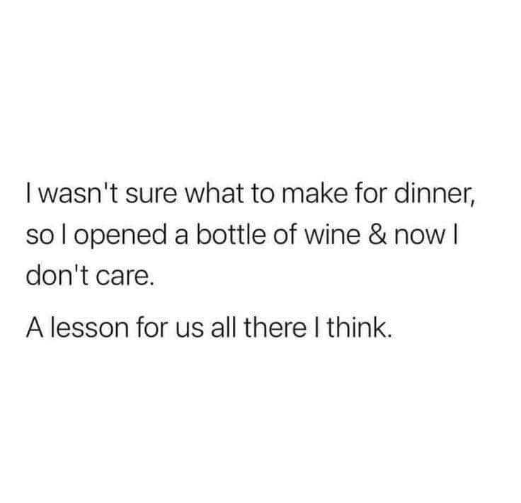Sarah Hyland holding both a wine bottle and a coffee cup with a "10am" caption.