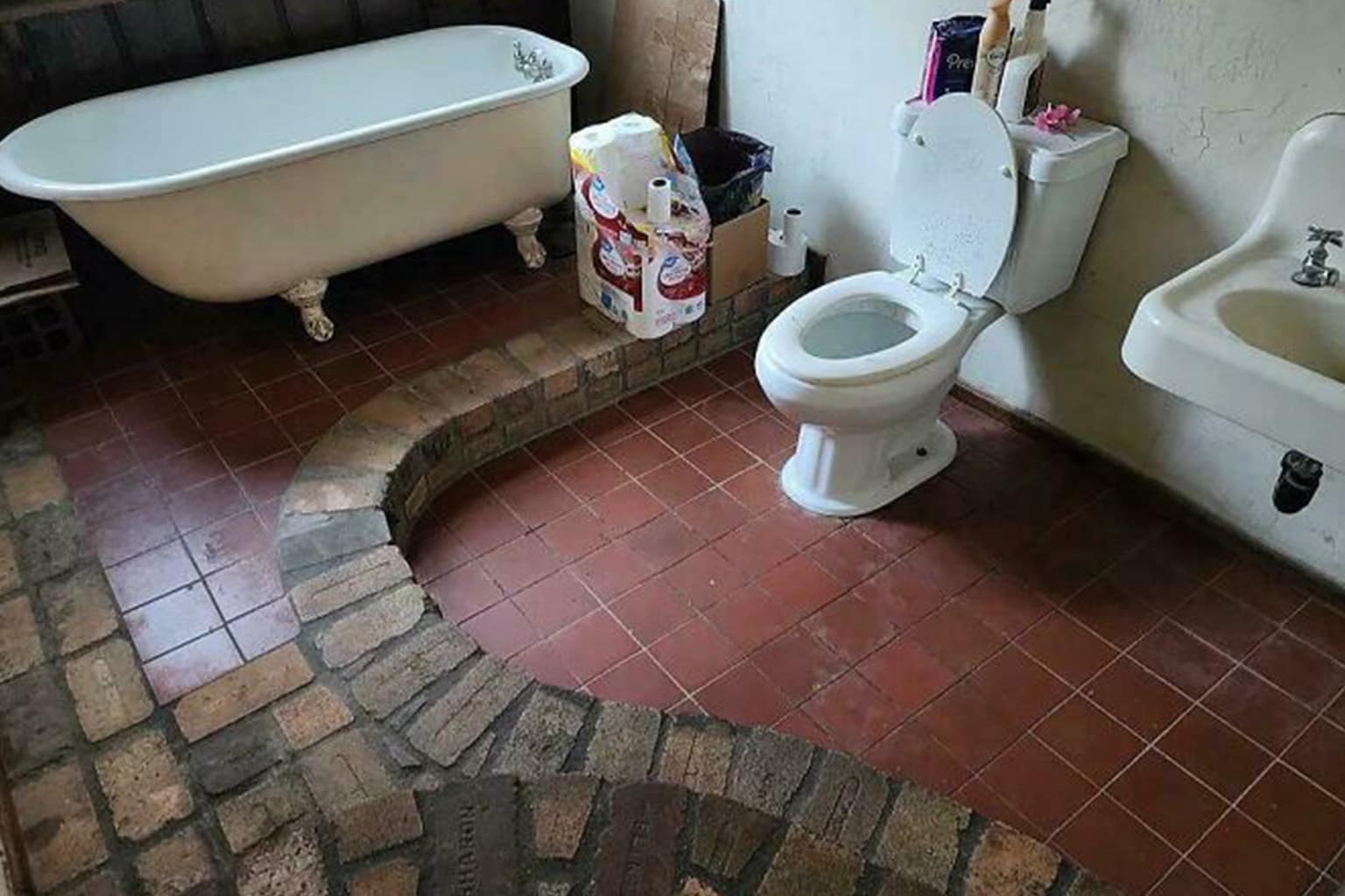 April 12 collection of design fails and questionable home decor photos