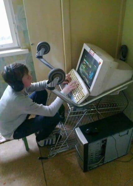 25 Worst Gaming Setups With Maximum Hustle and Zero Budget
